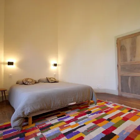 Bed and Breakfast Chateau De Savignac-Mona