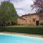 Bed and breakfast Chateau De Savignac-Mona