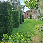 Bed and breakfast Chateau De 3*