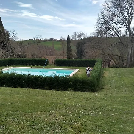 Chateau De Bed and breakfast Savignac-Mona