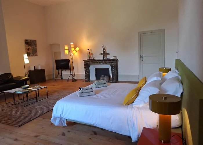 Bed and breakfast Chateau De 3*