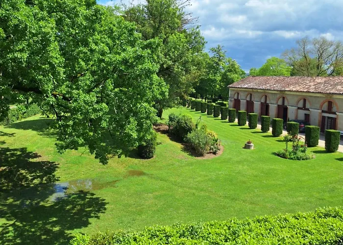 Chateau De Savignac-Mona