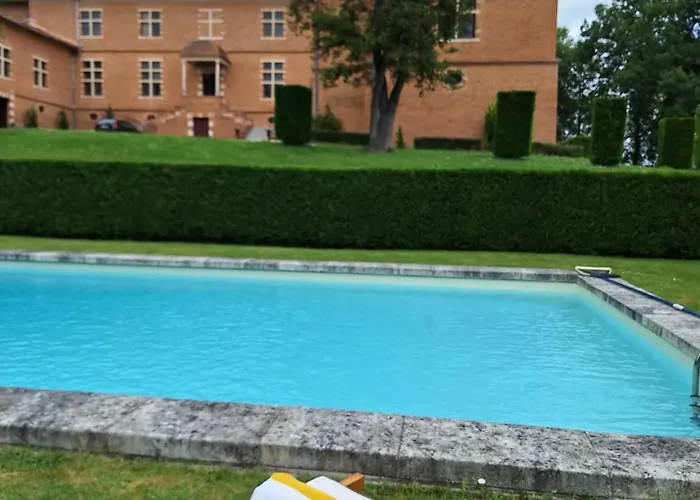 Chateau De Bed and breakfast