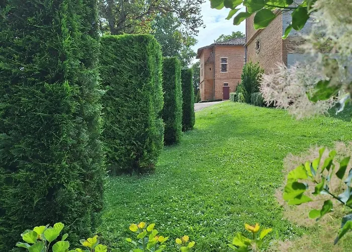 Bed and breakfast Chateau De 3*